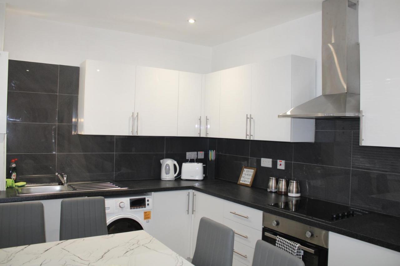 Beautiful, Spacious, Old Trafford Home Manchester Eksteriør bilde