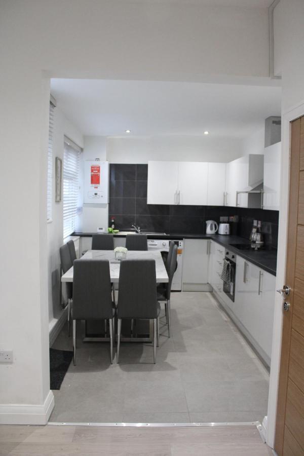 Beautiful, Spacious, Old Trafford Home Manchester Eksteriør bilde