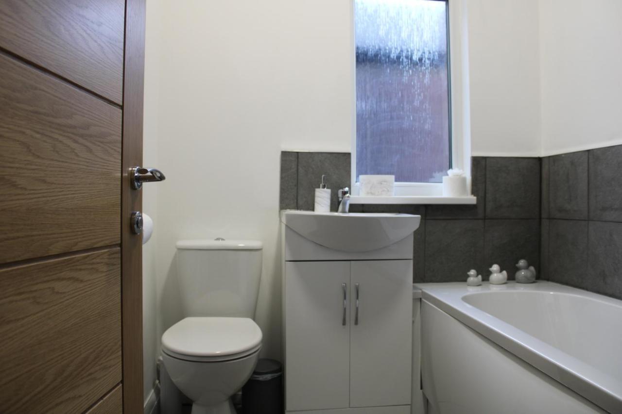 Beautiful, Spacious, Old Trafford Home Manchester Eksteriør bilde