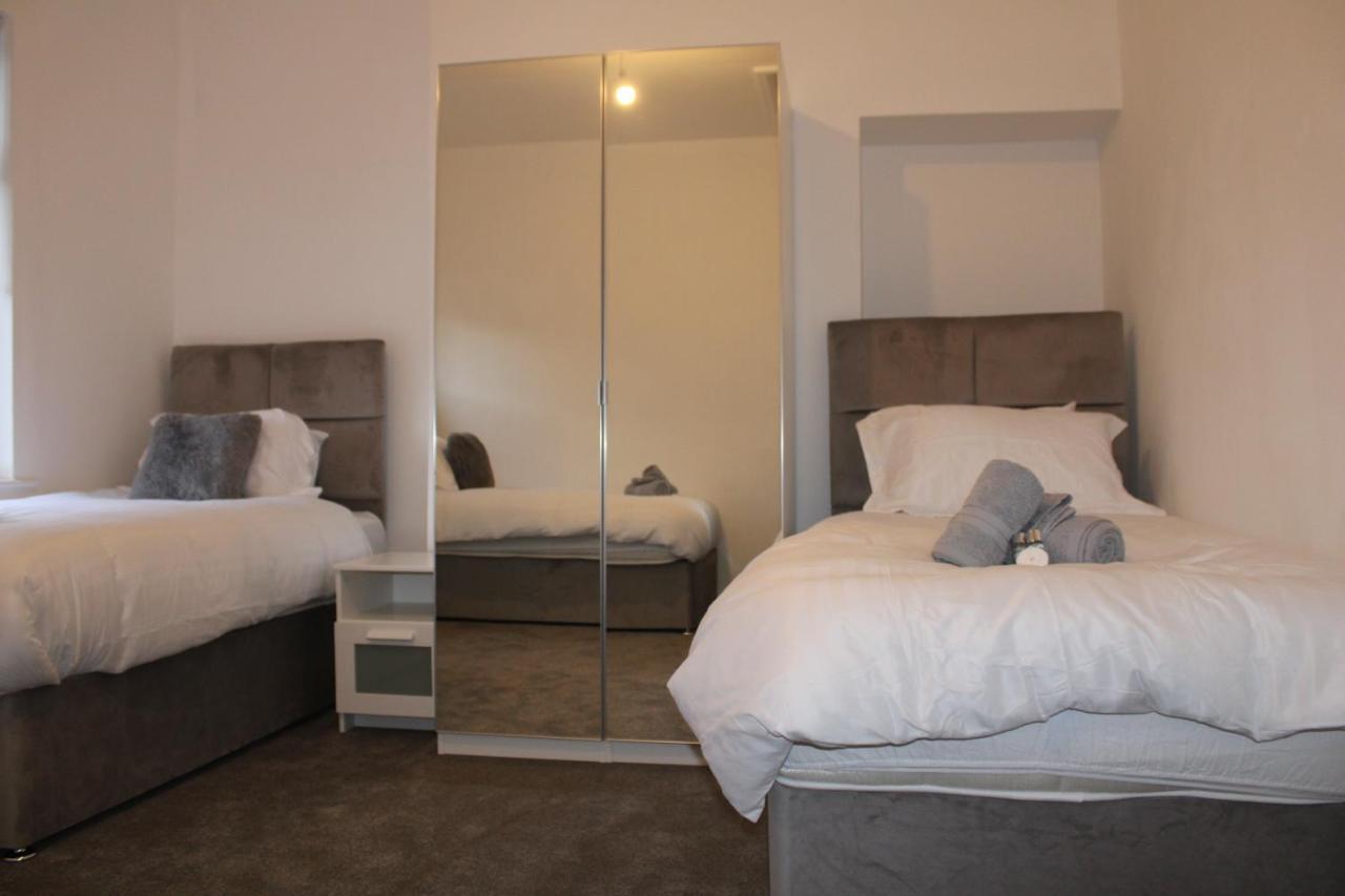 Beautiful, Spacious, Old Trafford Home Manchester Eksteriør bilde